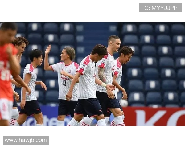 不死鸟与黄蜂的巅峰对决谁能在赛场上展翅高飞勇夺胜利